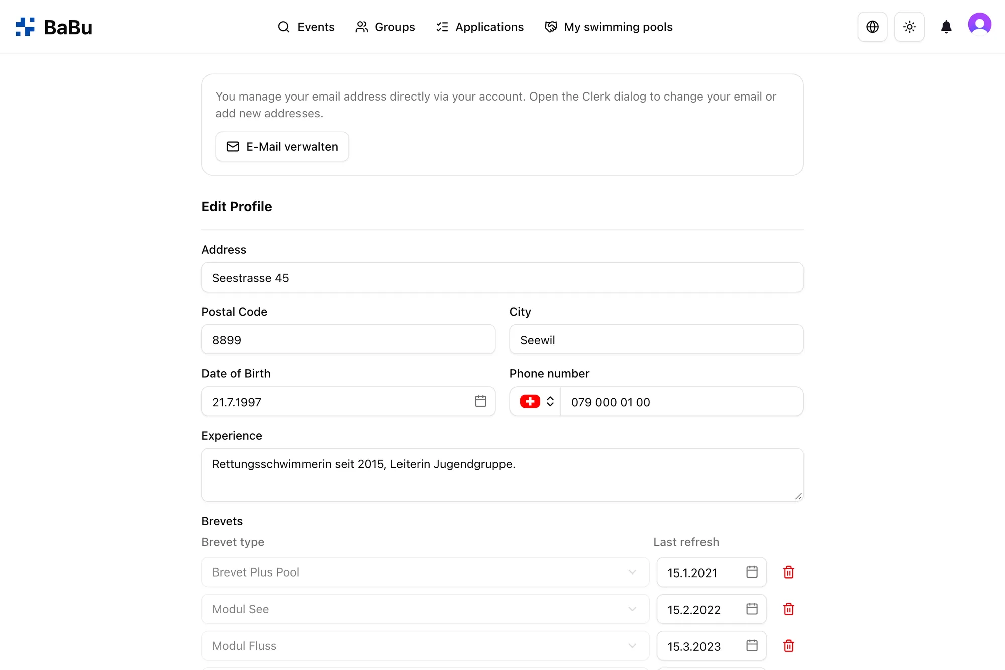 Profile with brevets and contact details